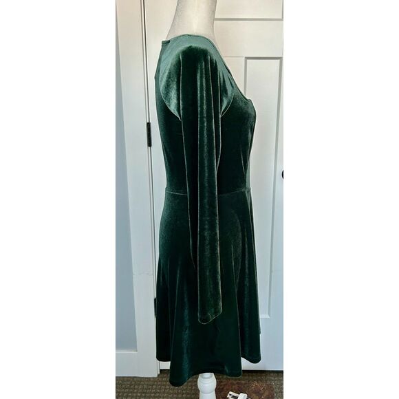 OLD NAVY Fit & Flare Green Velvet Mini Dress Size M, NEW WITH TAGS - Picture 6 of 8